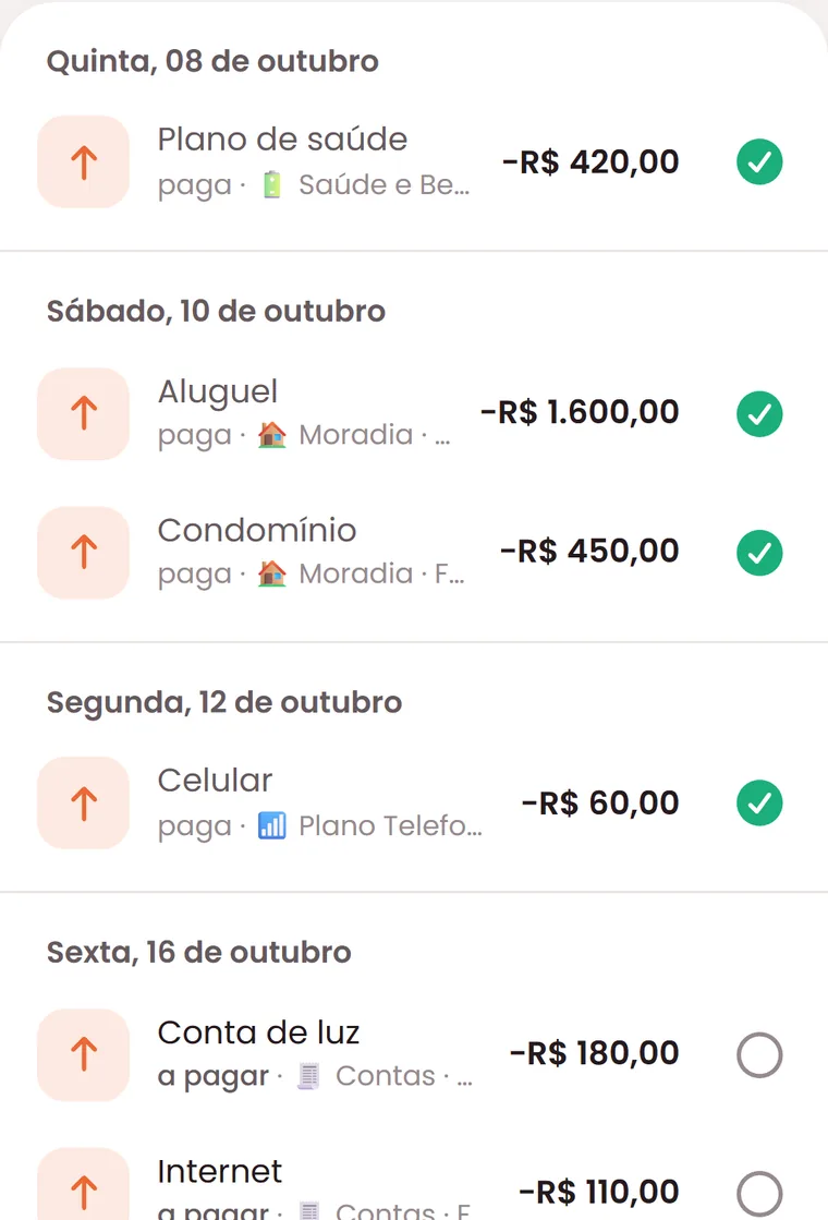 Saídas de outubro em Movimentações, separadas por dia, com as contas já pagas e as que ainda estão a pagar.